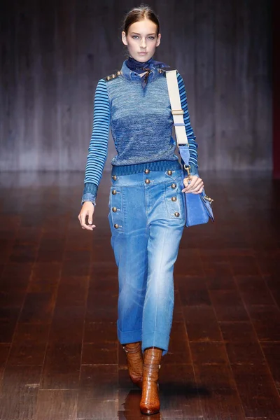Look 29